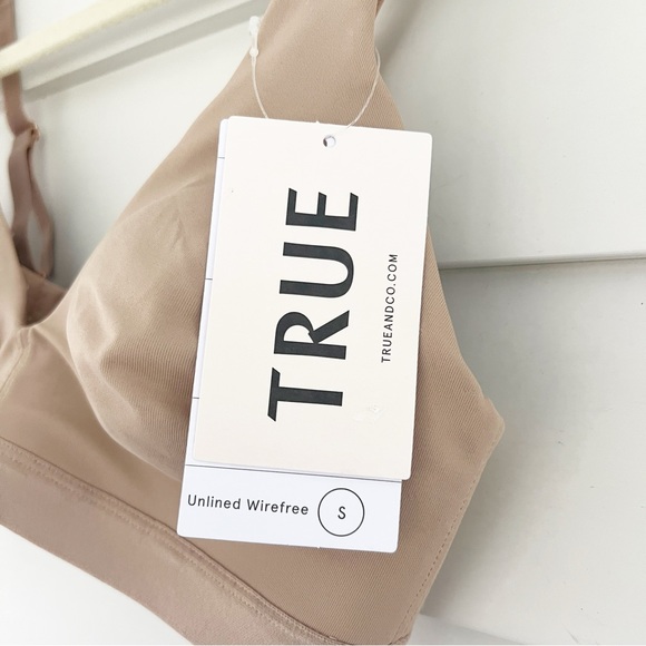 NWT True & Co Wireless Convertible Nude Bra, Small - Picture 2 of 6